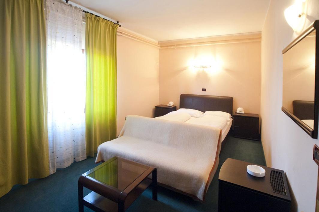 Hotel Zephyr - Plovanija Buje Zimmer foto